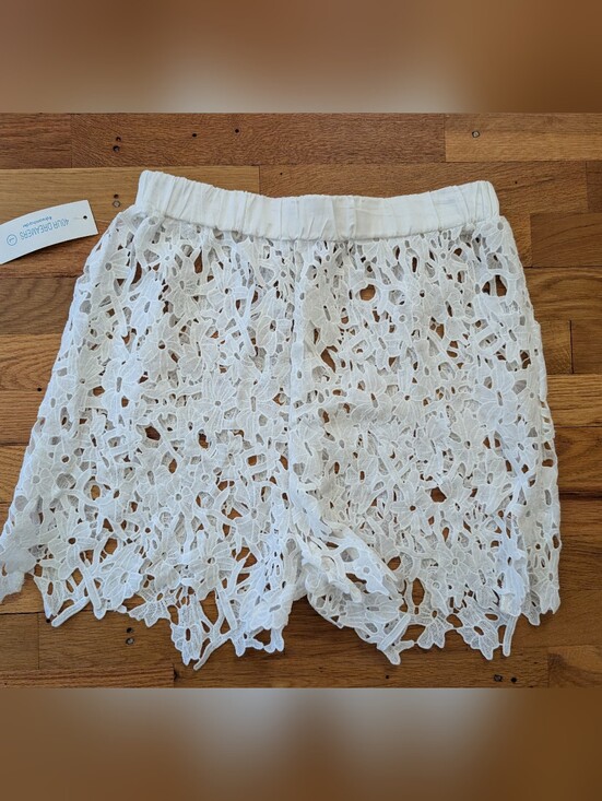 4Our Dreamers Other - NWT 4Our Dreamers White Lace Crochet Cover-Up Shorts
